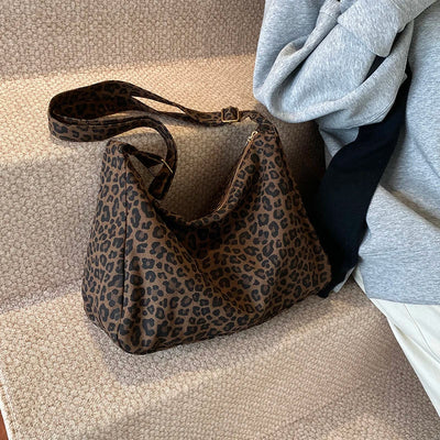Bolso de hombro con estampado de leopardo