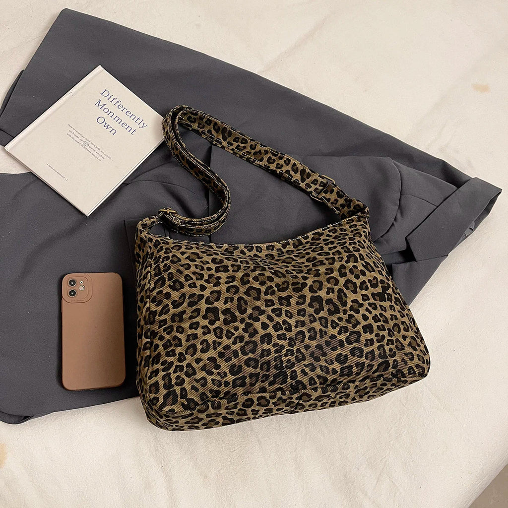 Bolso de hombro con estampado de leopardo