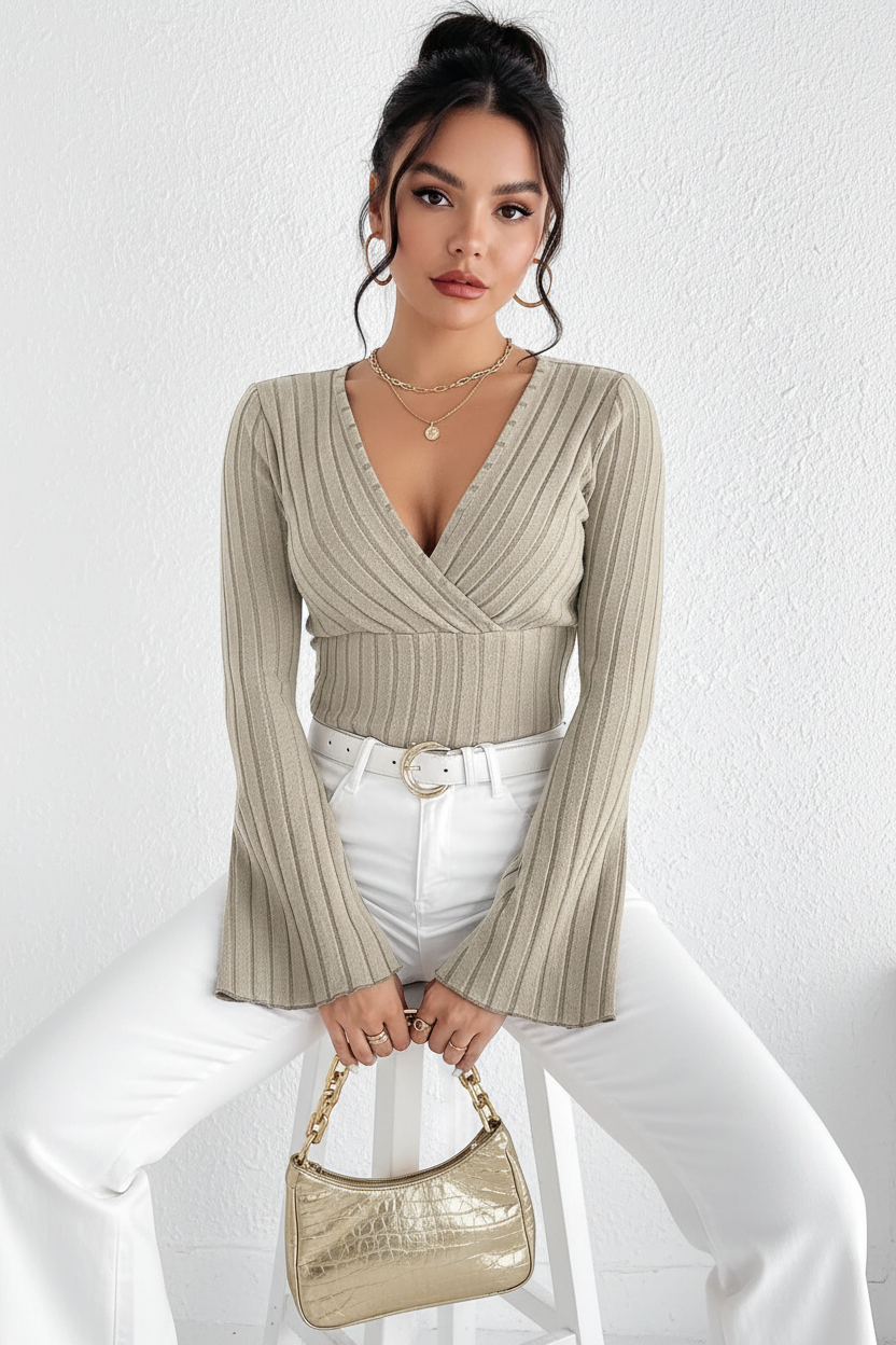 Beige - Pose sentada